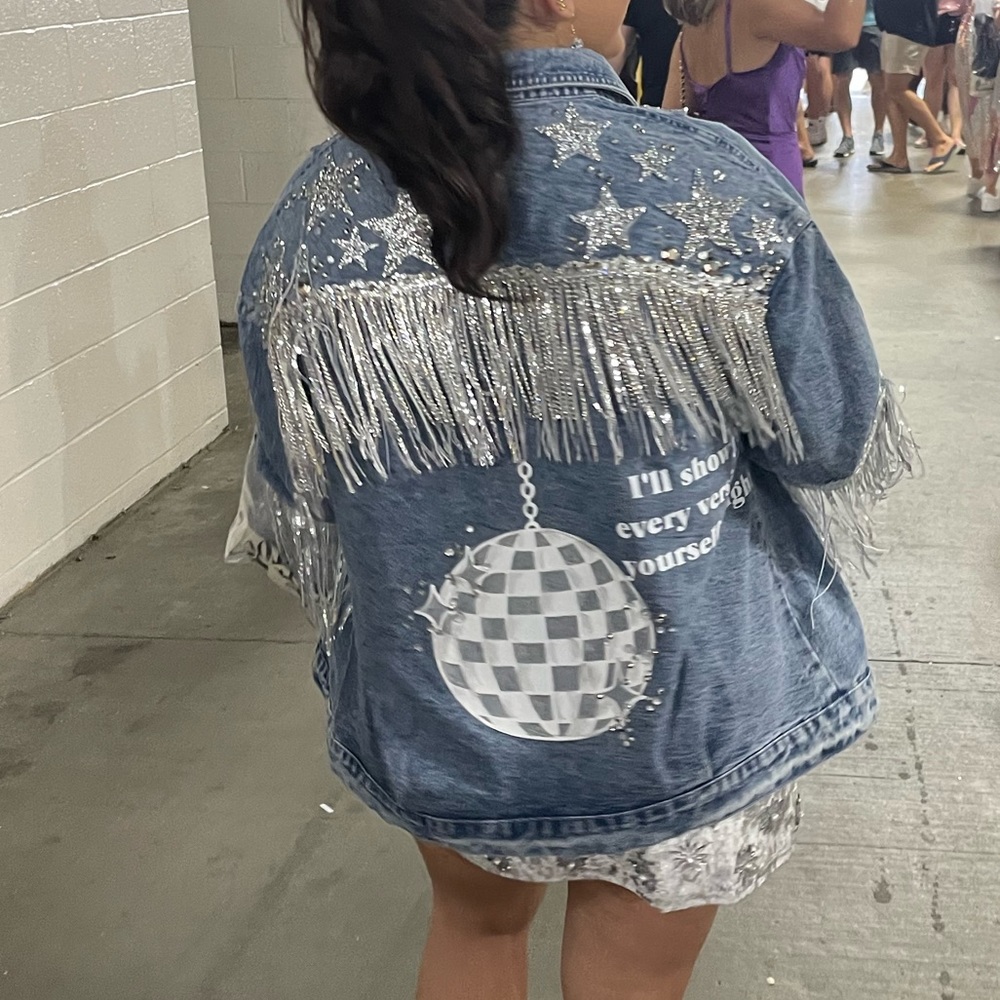 ⭐️ERAS TOUR JACKET⭐️ FREE SHIPPING - Taylor Swift hand painted denim - Picture 5 of 6